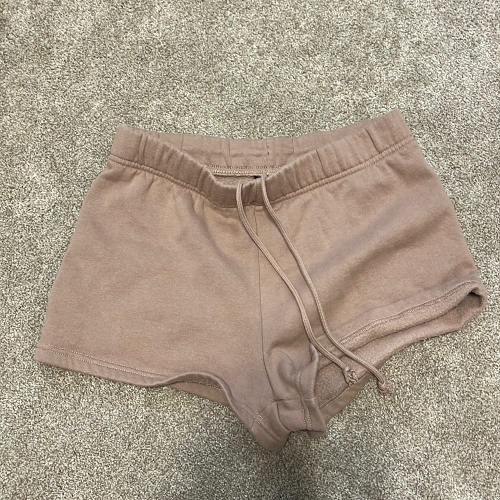 super cute tan shorts
